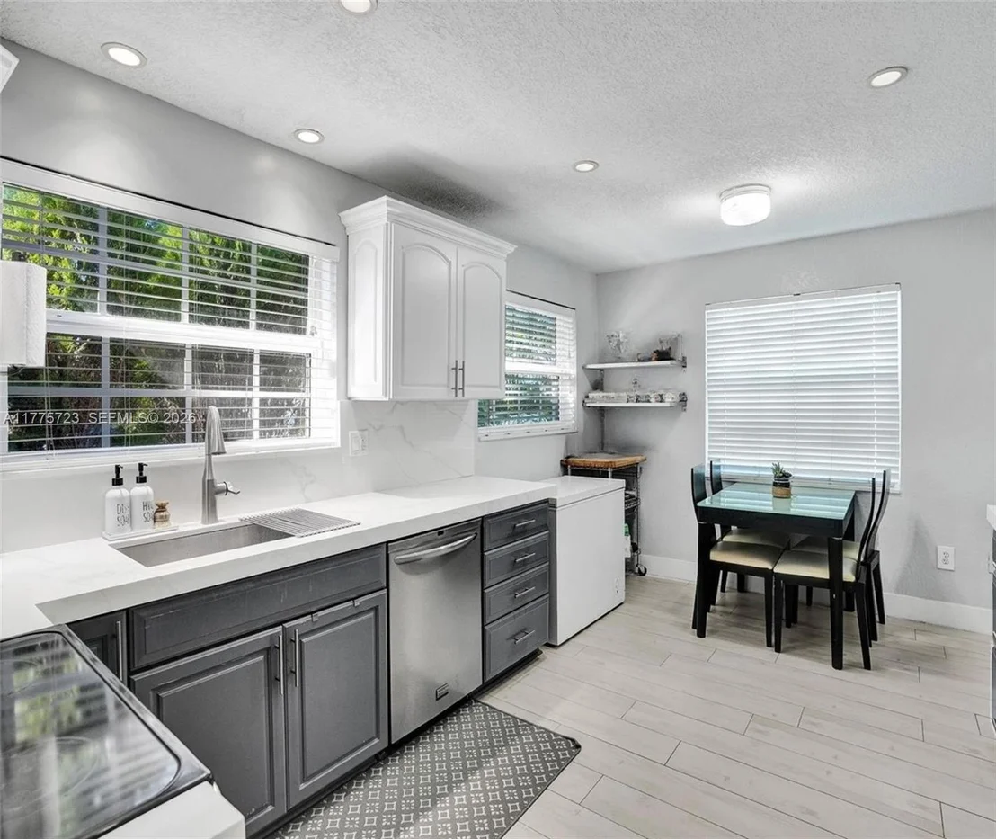 Photo of 217 SE 5th St
