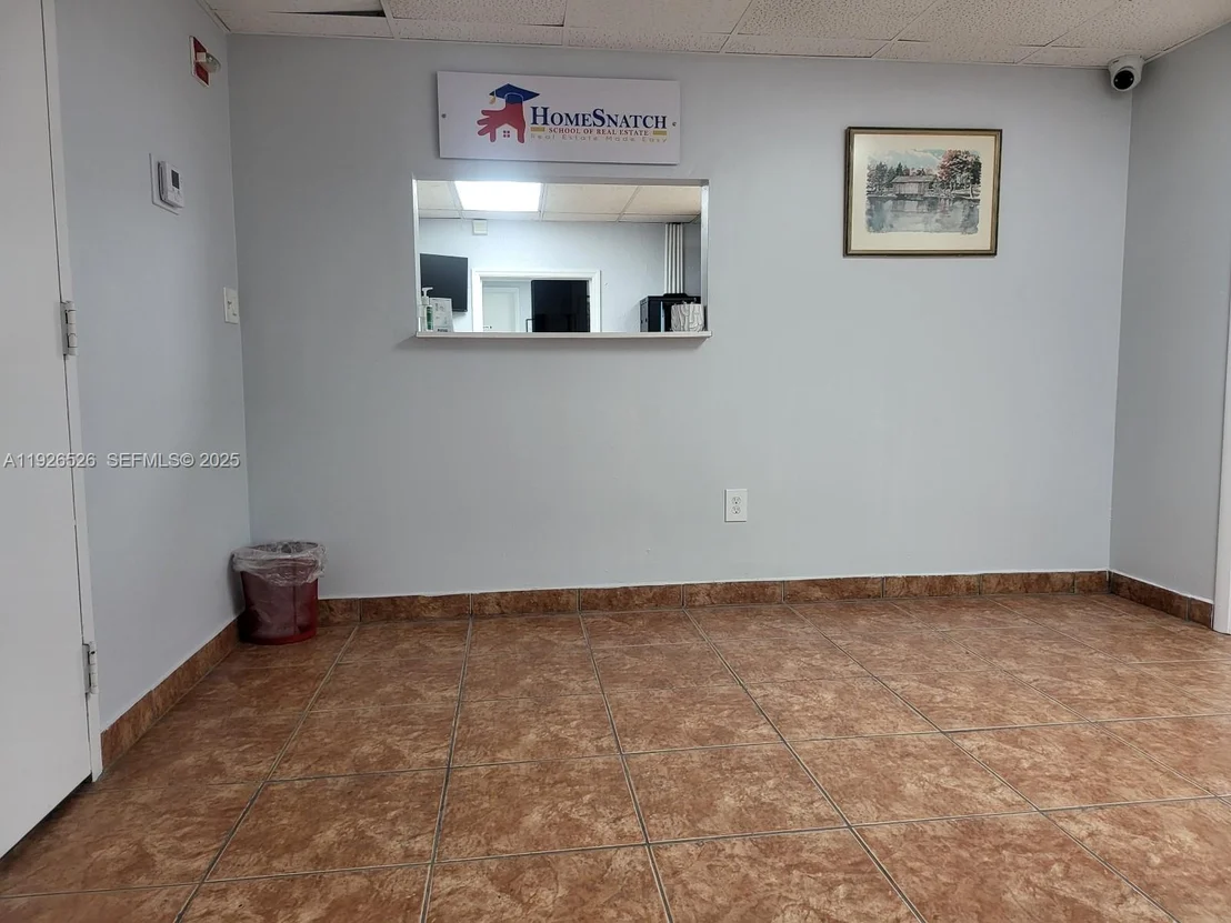 Photo of Unit CU207 at 13499 Biscayne Blvd
