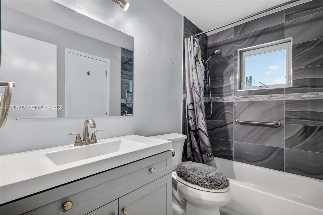 Photo of 1104 Ocean Ave