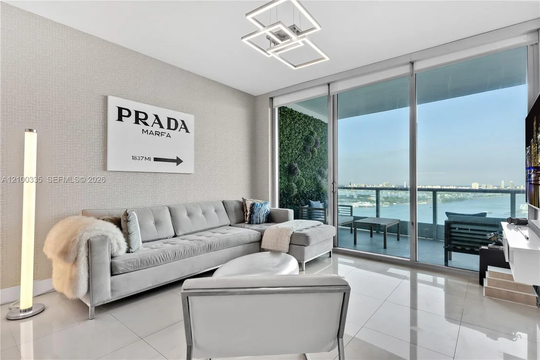 Photo of Unit 3003 at 900 Biscayne Blvd