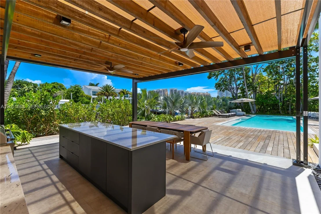 Photo of 161 Cape Florida Drive