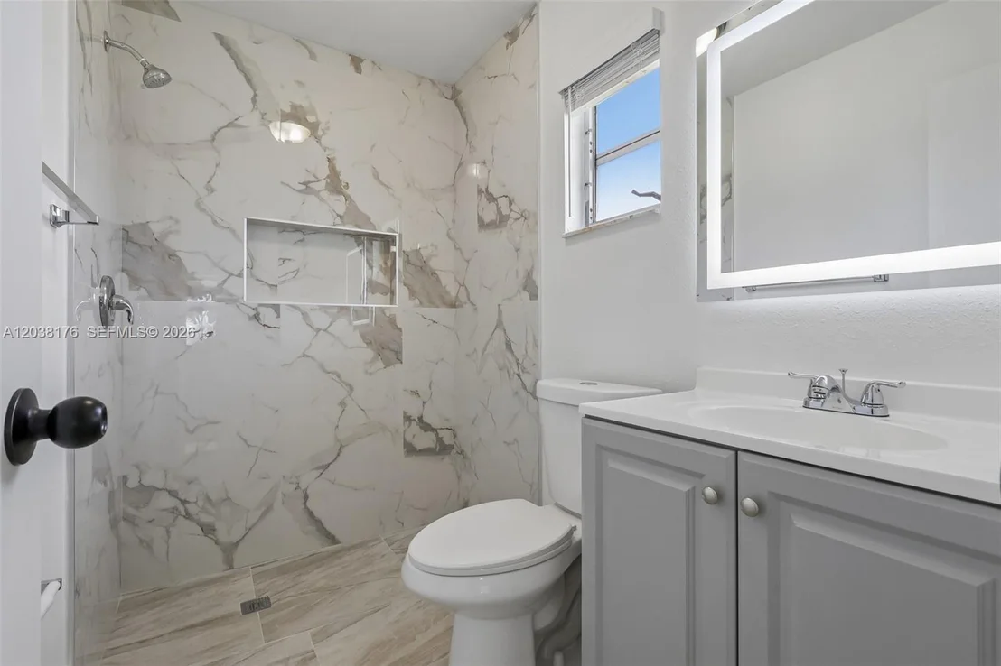 Photo of 1248 Riviera