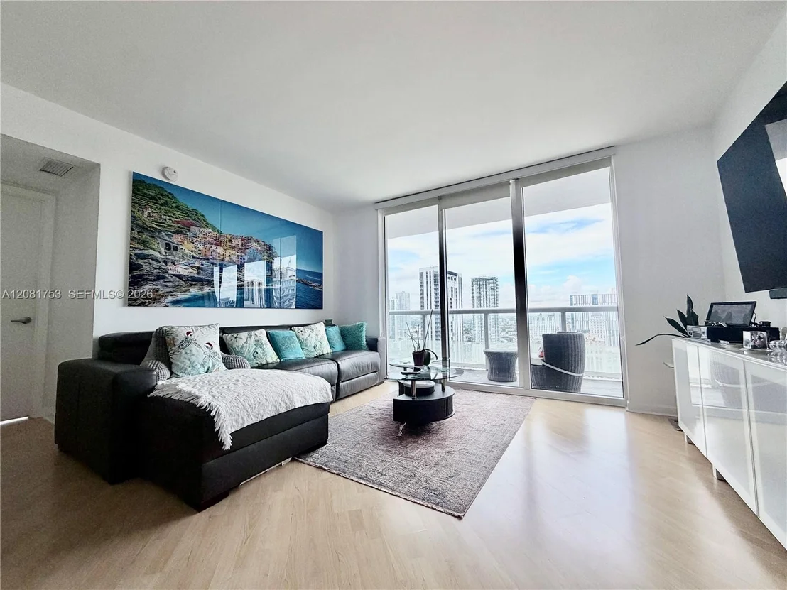 Photo of Unit 3211 at 50 Biscayne Blvd
