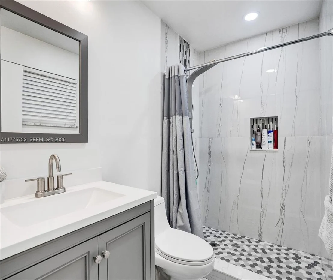 Photo of 217 SE 5th St