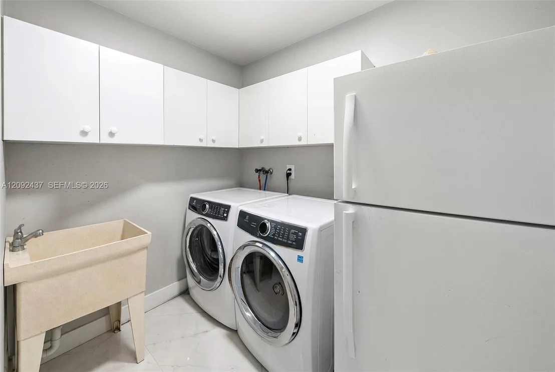 Photo of 507 Palm Dr