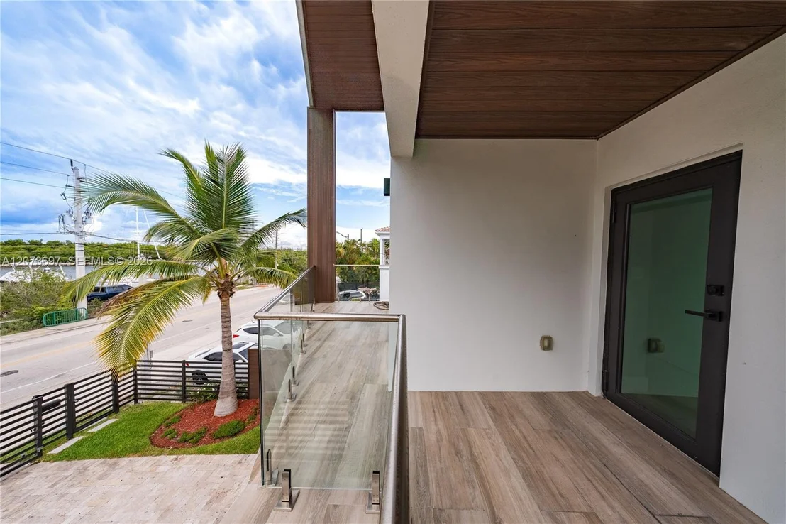 Photo of 5601 N Ocean Dr