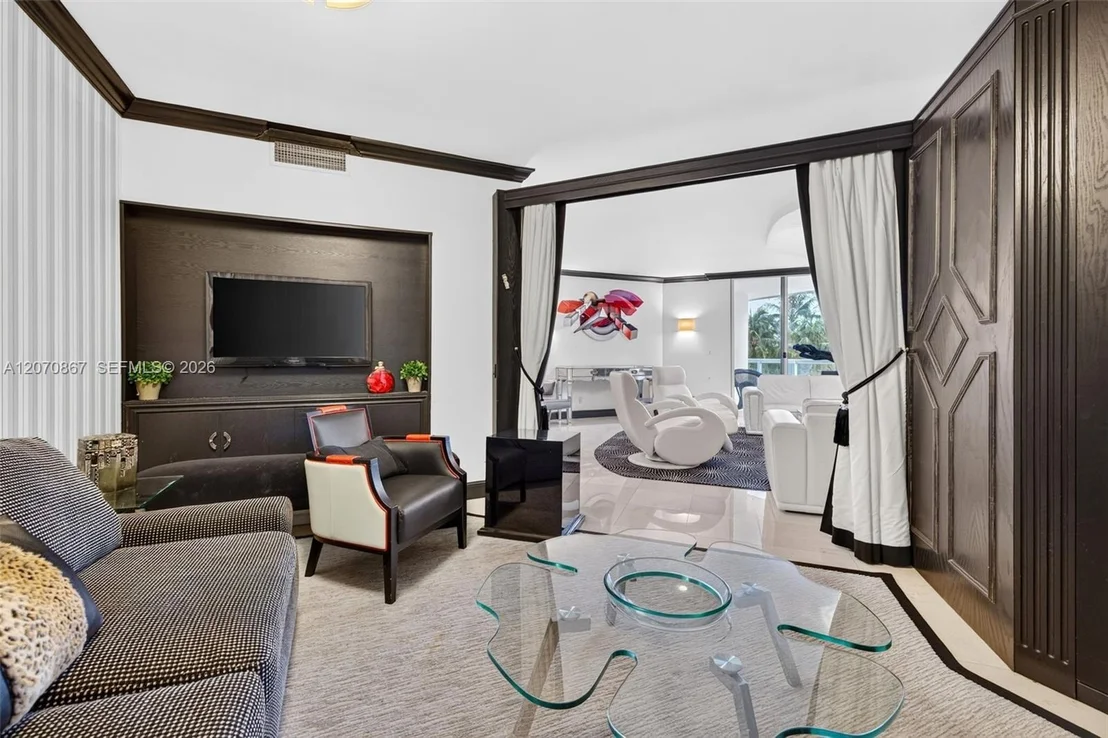 Photo of Unit 403 at 21050 Point Pl