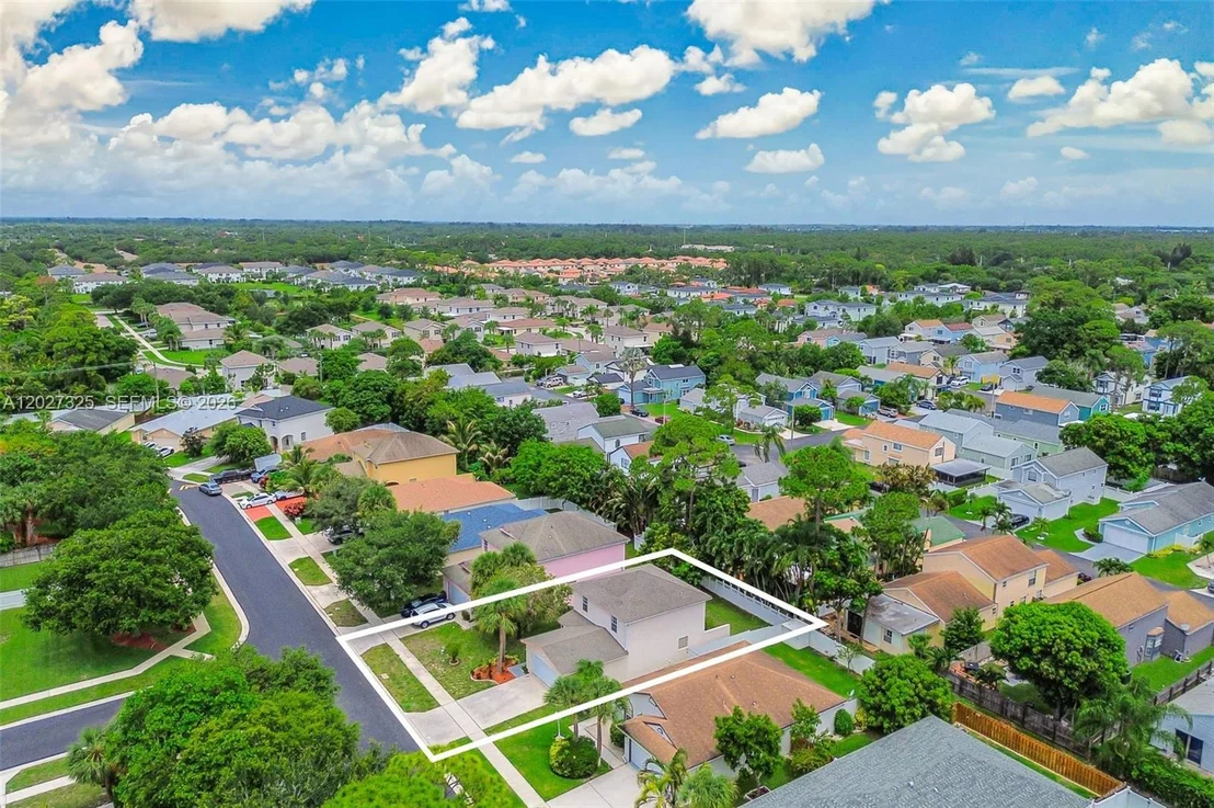Photo of 6188 Azalea Cir