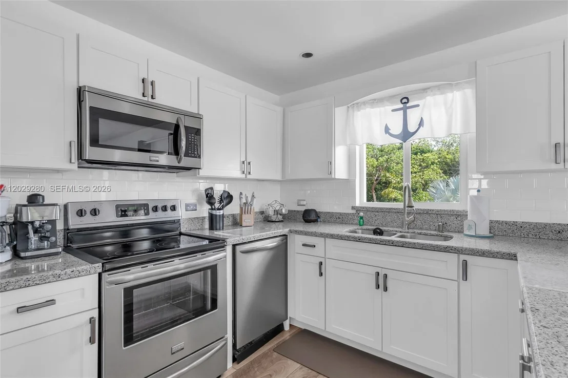 Photo of 443 4TH Rd