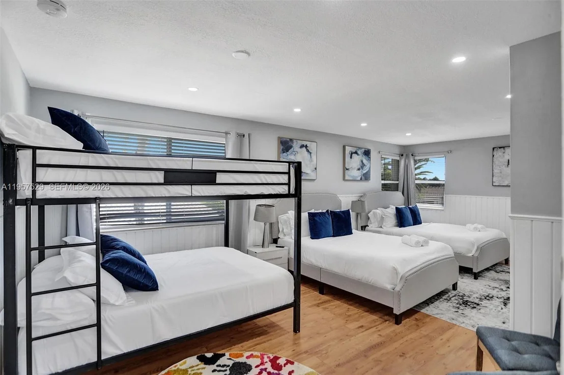 Photo of 1341 SE 7th Ave