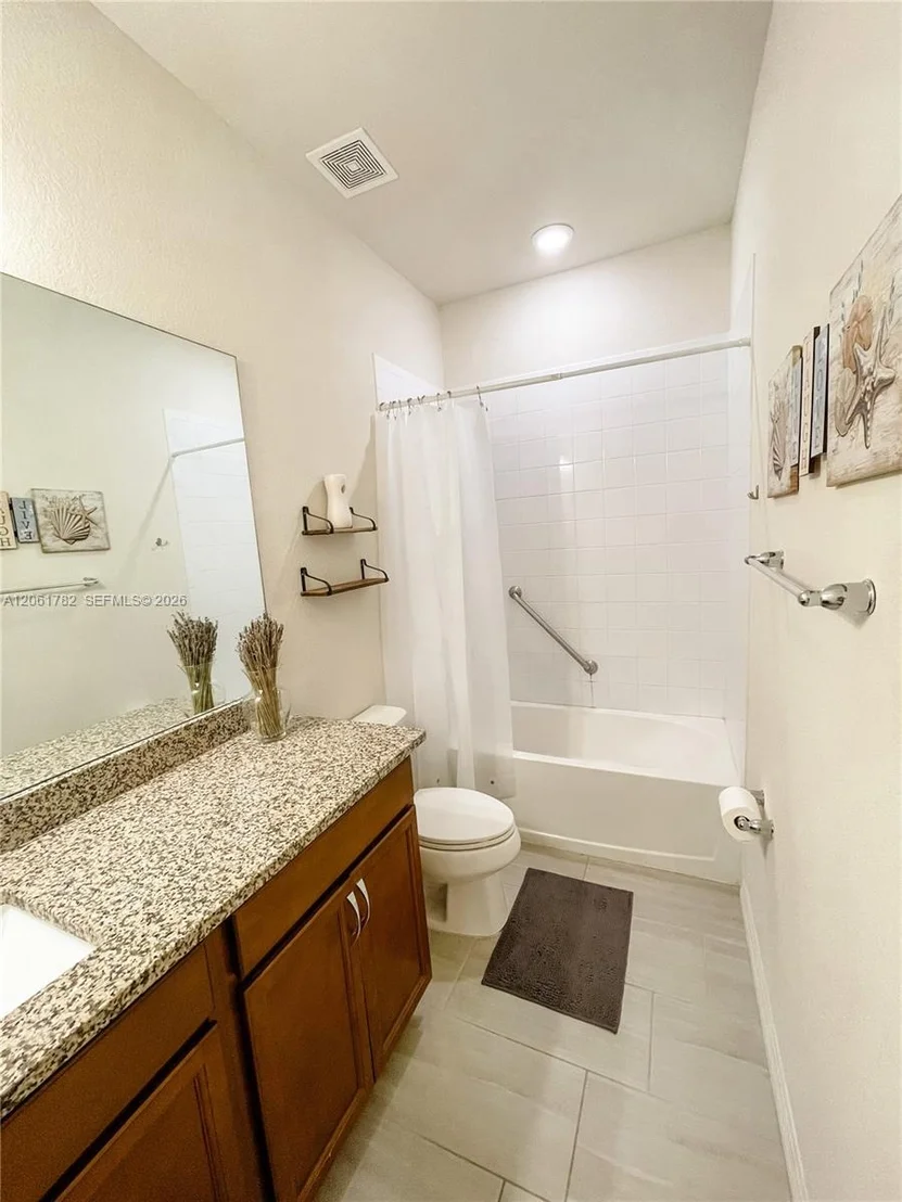 Photo of Unit 2 at 5100 Eucalyptus Dr