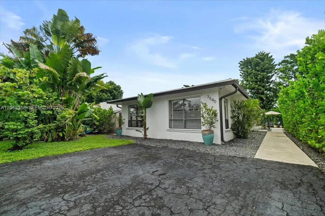 Photo of 7540 Deuce Ln