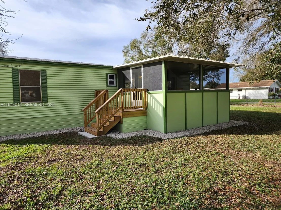 Photo of 3565 nw 10th ave.