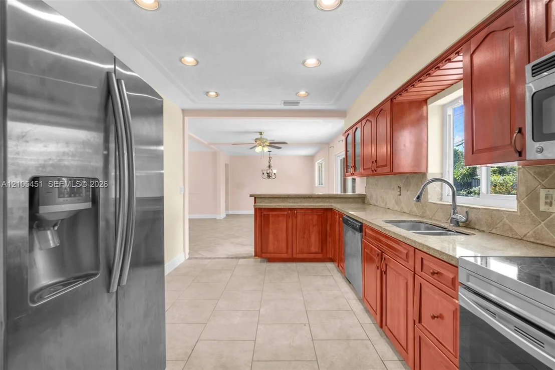 Photo of 4071 NW 3rd Ter