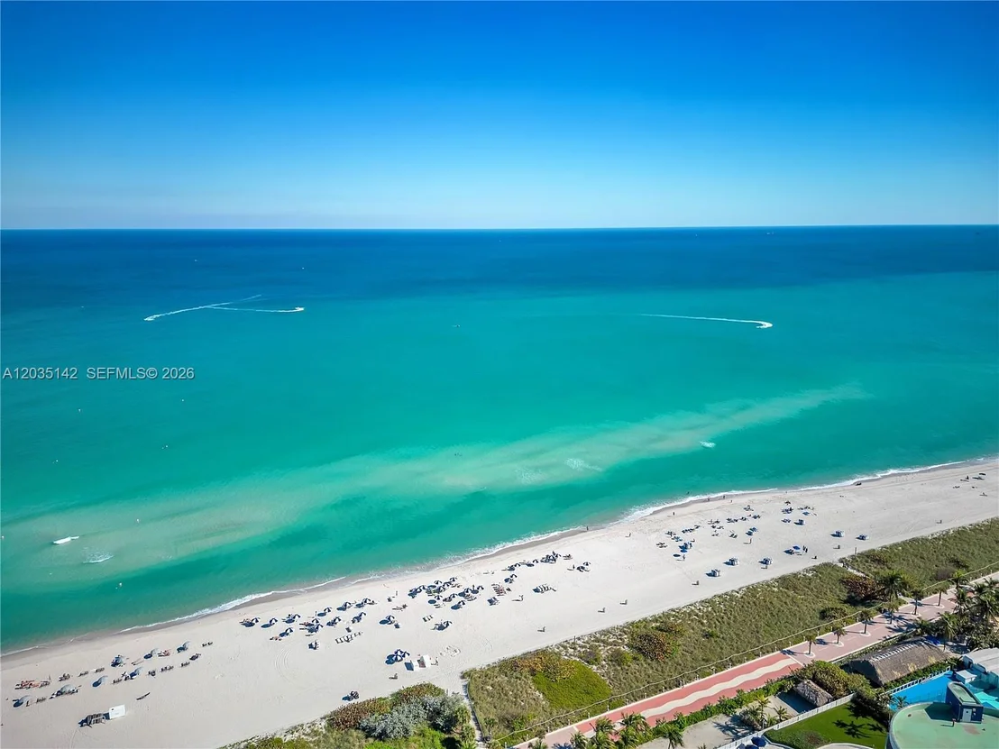 Photo of Unit 310 at 5161 Collins Ave