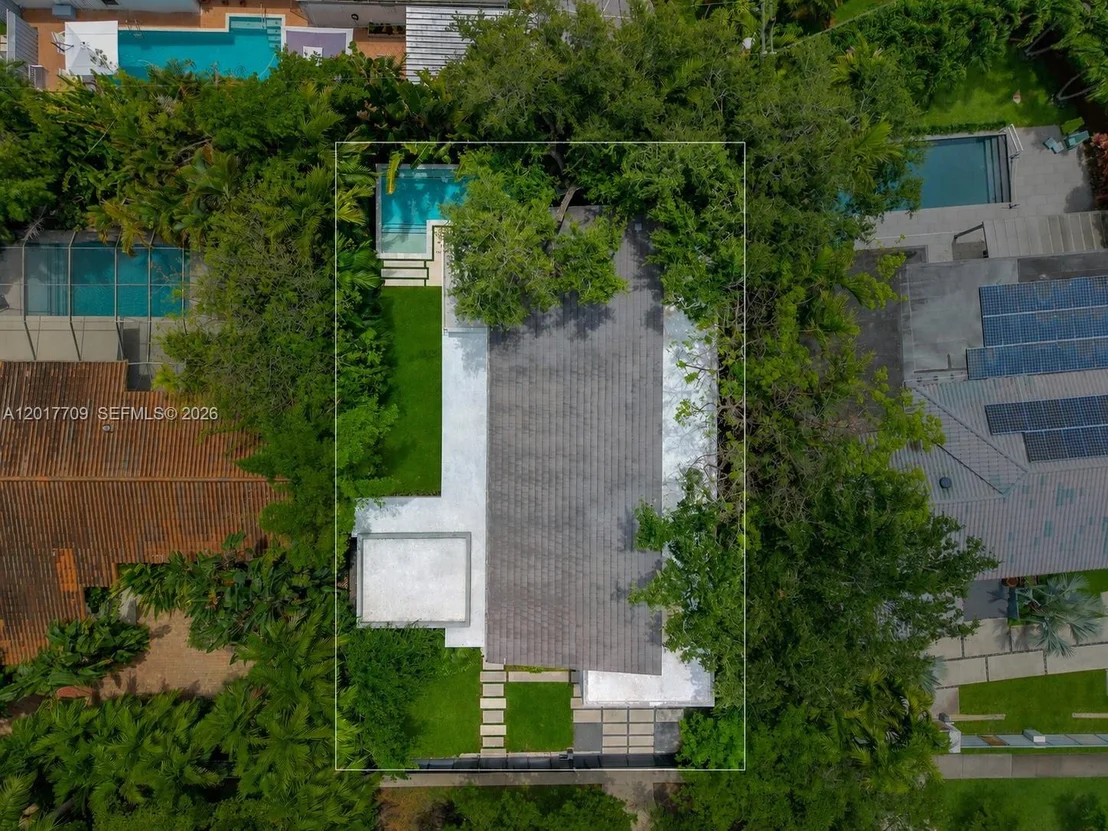 Photo of 10 Samana Dr