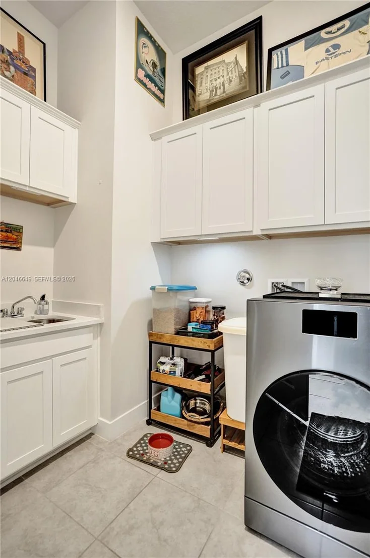 Photo of 8147 Juniper Dr