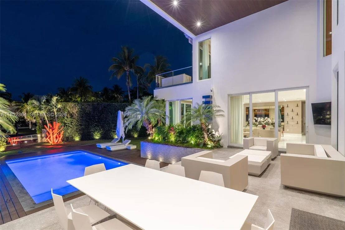 Photo of 420 Island Dr