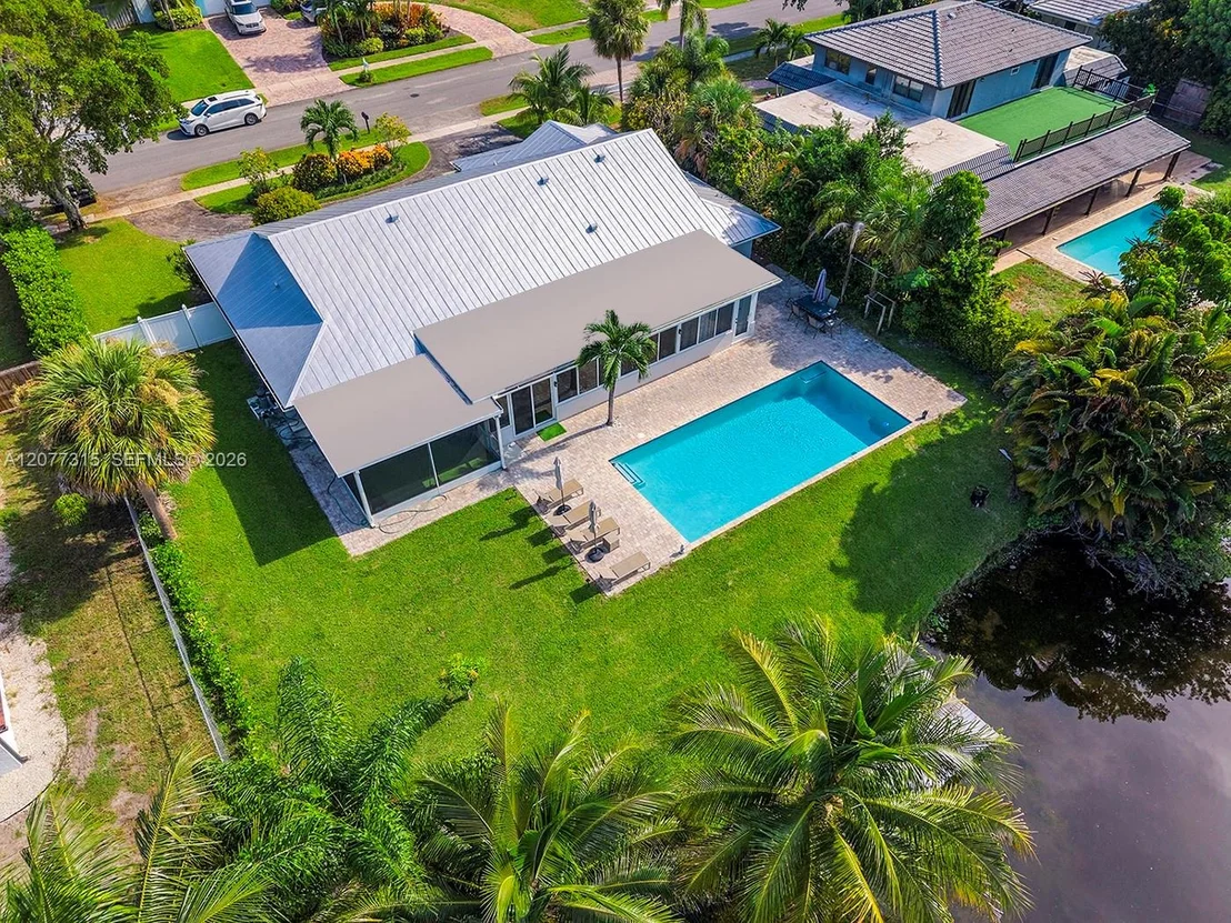 Photo of 3324 Lakeview Blvd