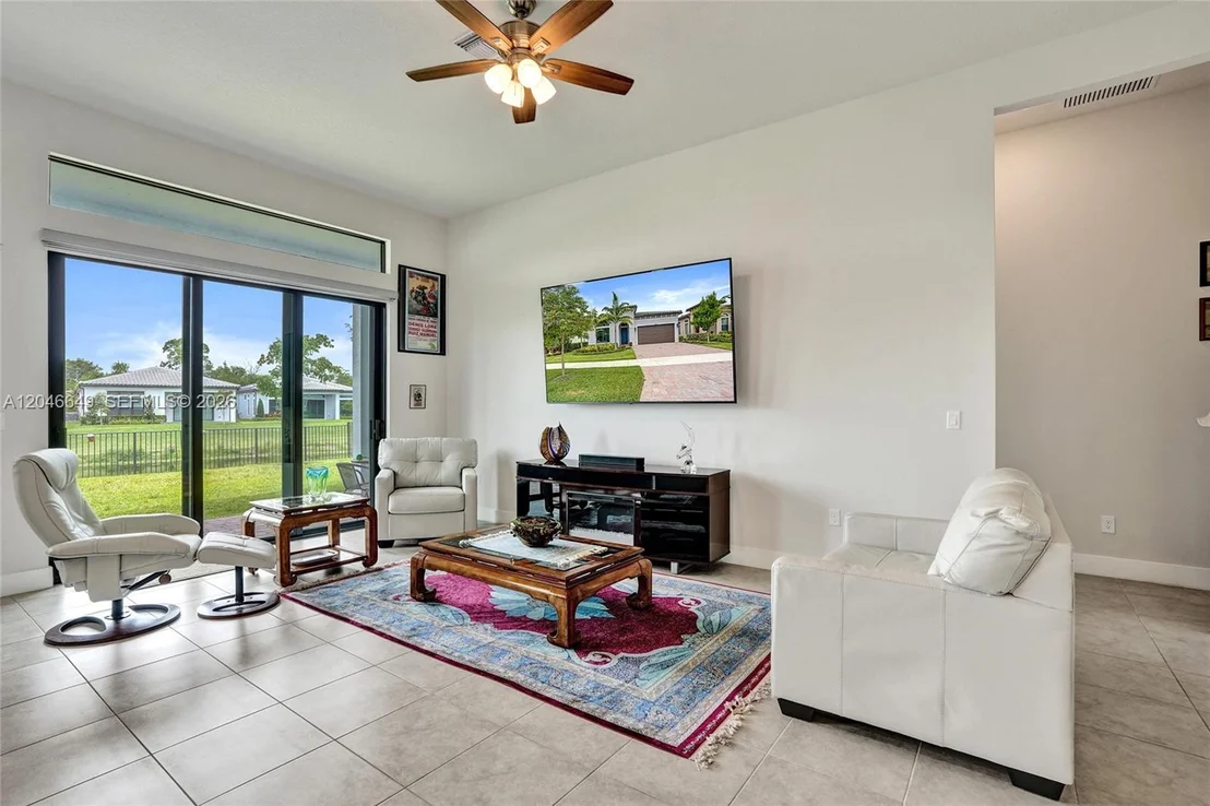 Photo of 8147 Juniper Dr