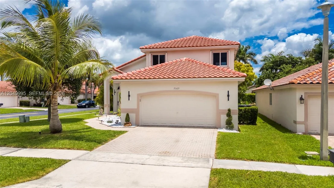 Photo of 7569 Parkside Ln