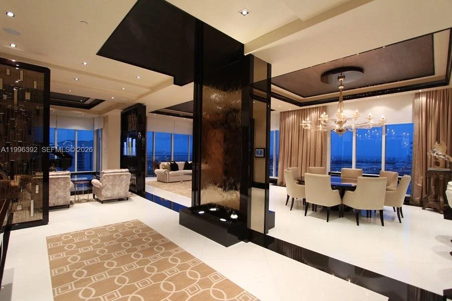 Photo of Unit PH3403 at 900 Brickell Key Blvd