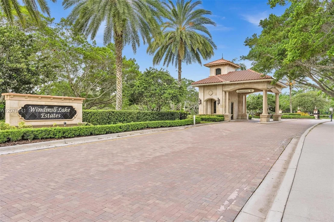 Photo of 3828 Pine Lake Dr