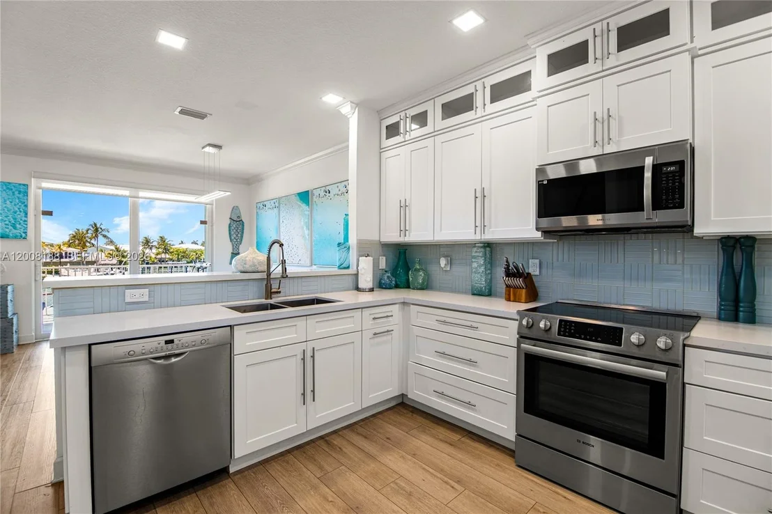 Photo of 443 Sombrero Beach Rd
