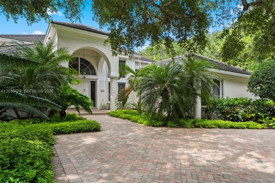 Photo of 6020 W Suburban Dr