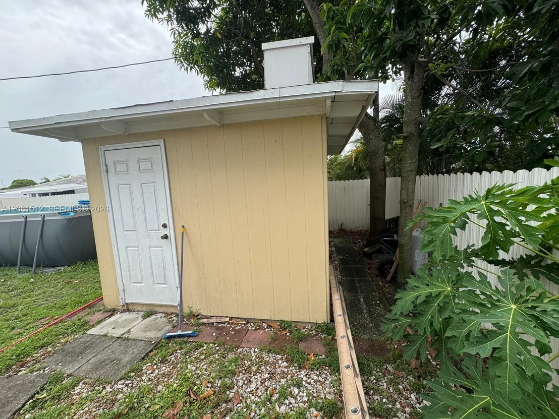 Photo of 80 W 56th St