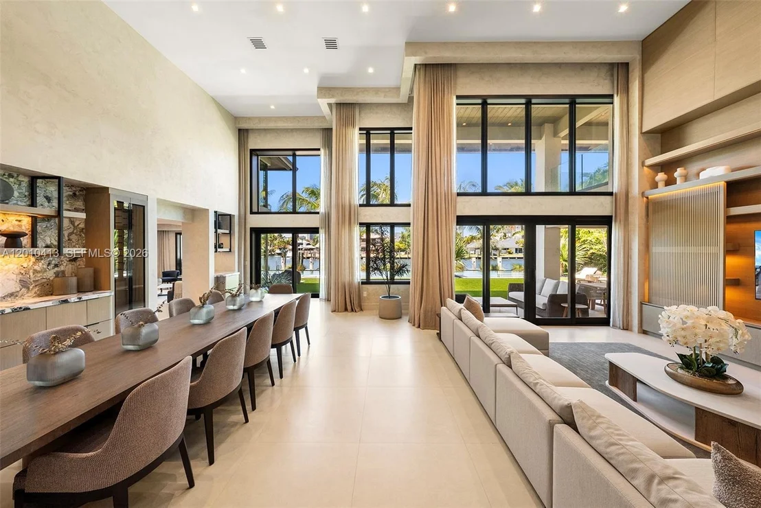 Photo of 110 Holiday Dr