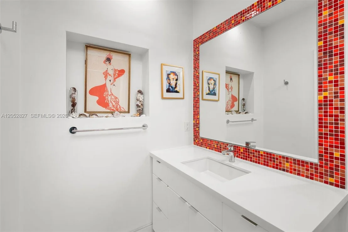 Photo of 9172 Carlyle Ave