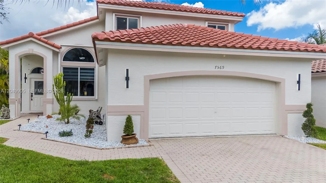 Photo of 7569 Parkside Ln