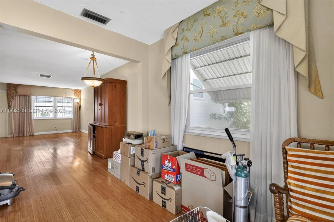 Photo of 1104 Ocean Ave