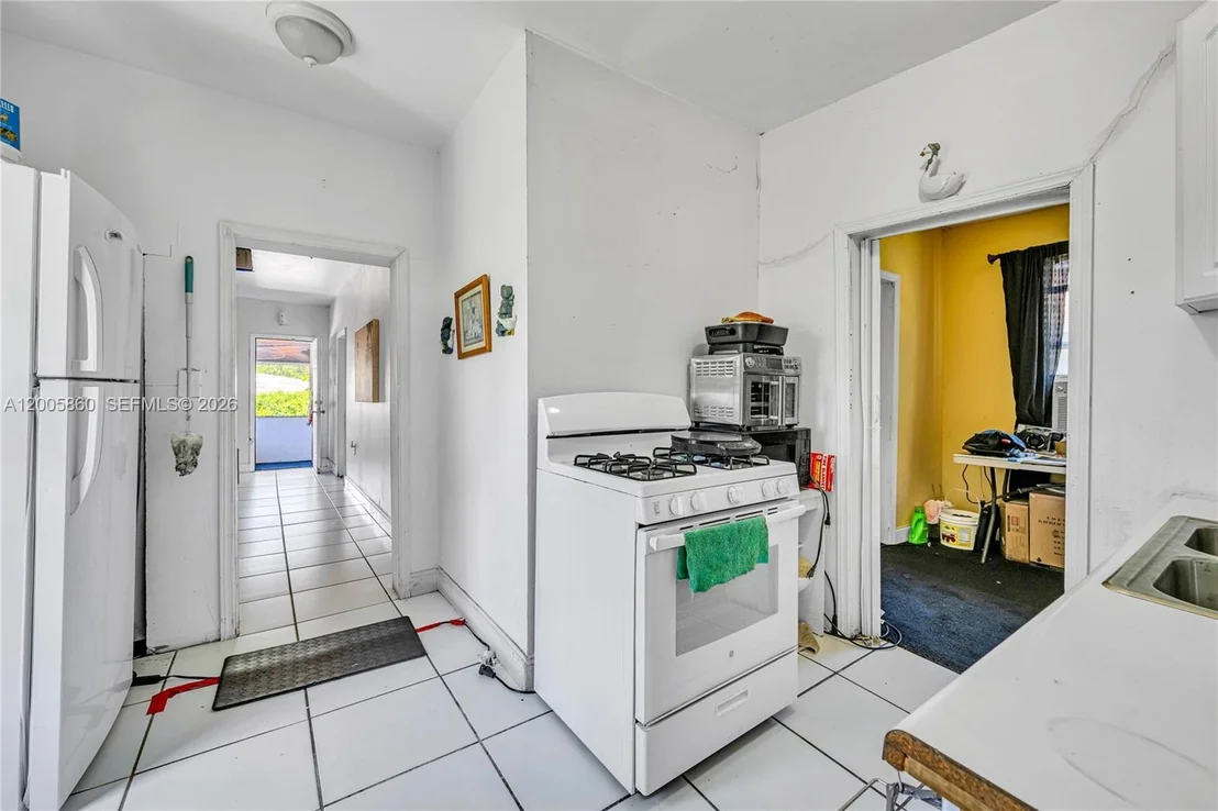 Photo of 3420 Charles Ave