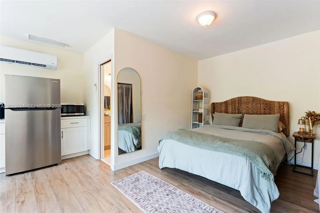 Photo of 365 Loeb ave