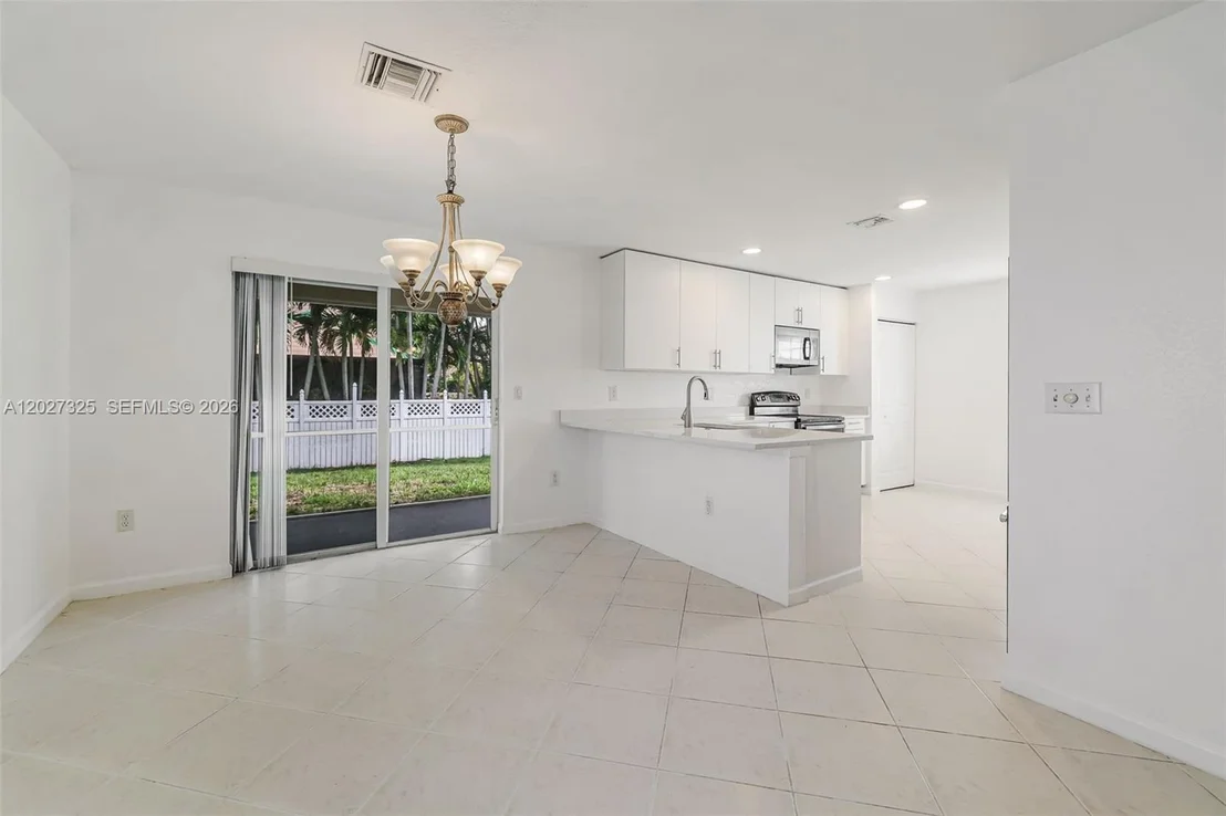 Photo of 6188 Azalea Cir