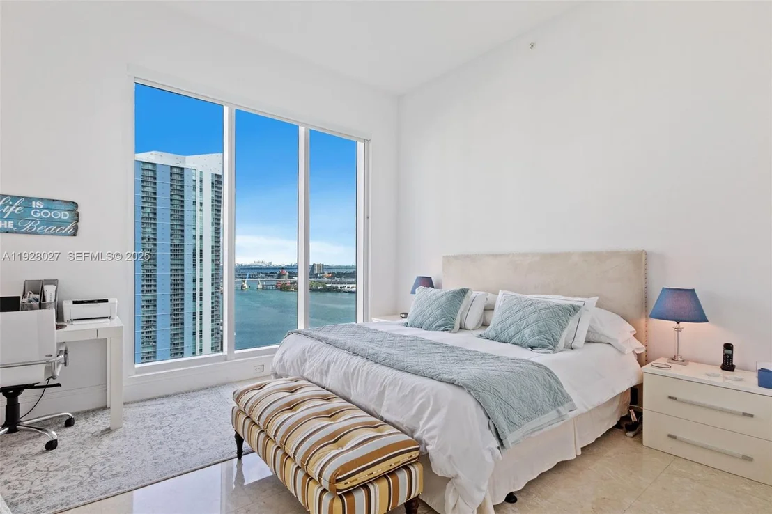 Photo of Unit 2002 at 900 Brickell Key Blvd