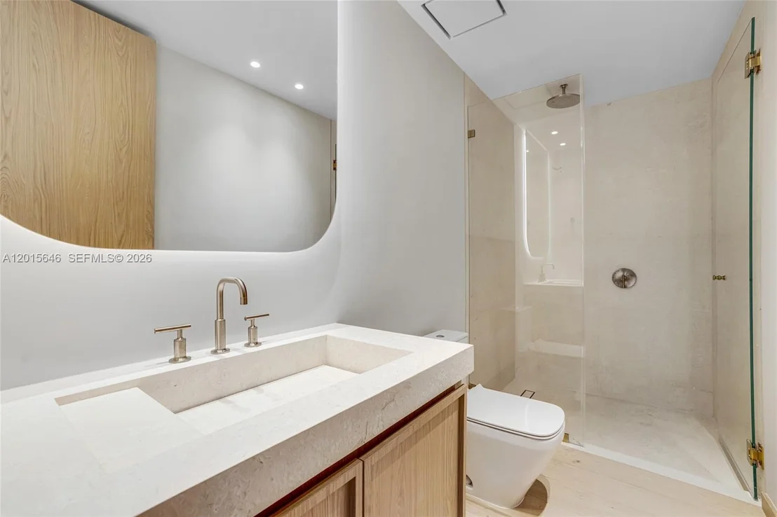 Photo of 72 W Shore Dr W