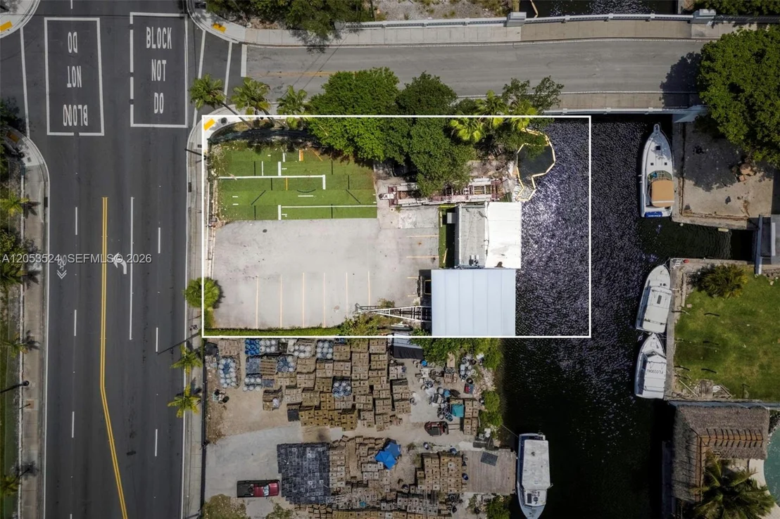 Photo of 700 NW 7th Ave