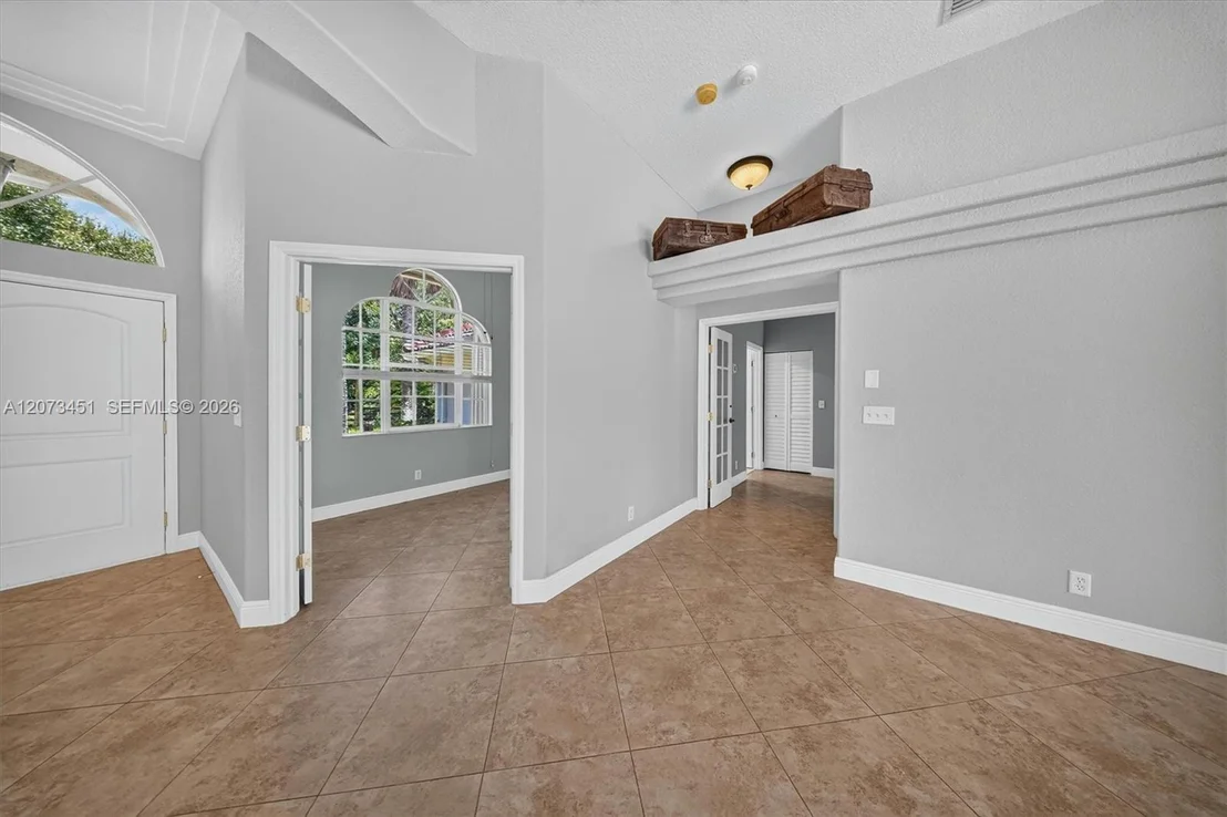 Photo of 1215 Stallion Dr