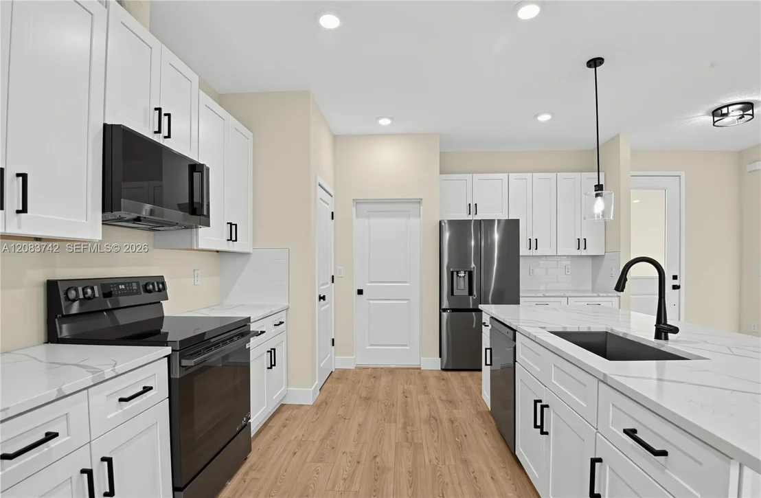 Photo of 140 Frontier Drive