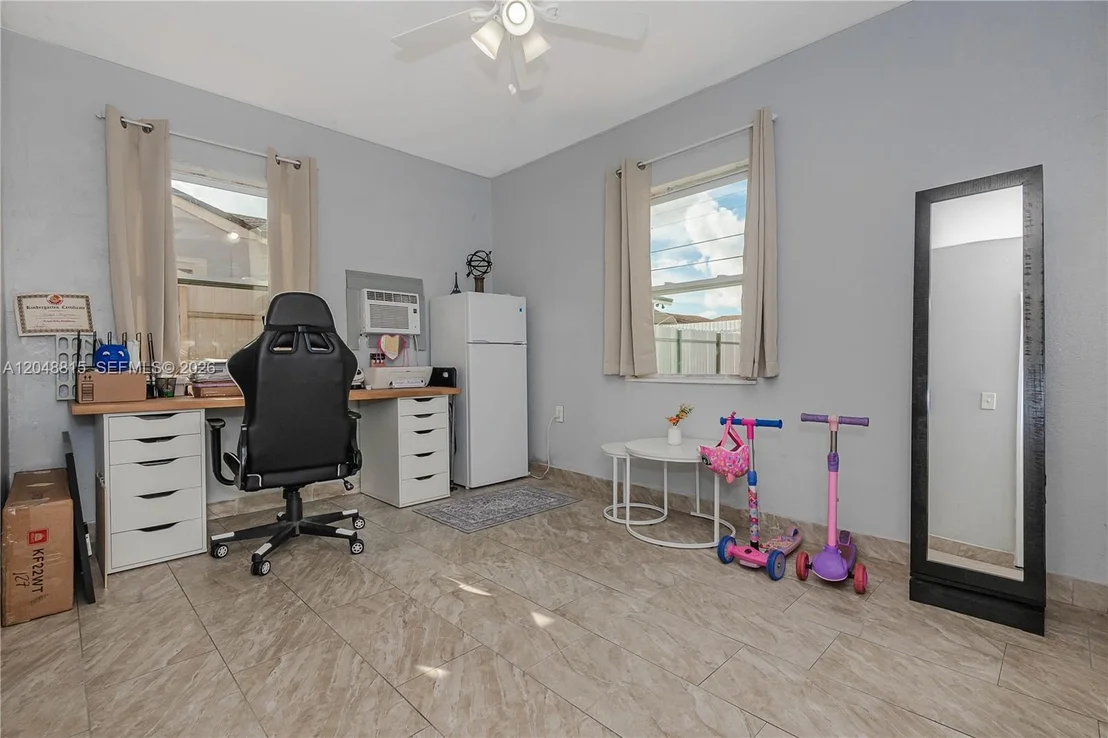 Photo of 750 NE 4th Pl