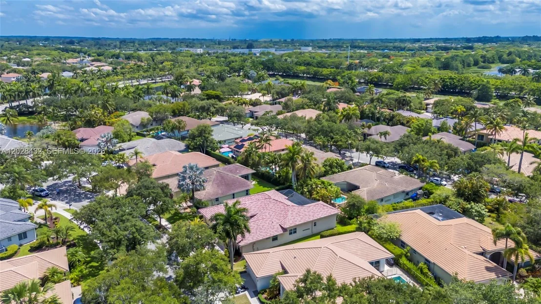 Photo of 3852 Oak Ridge Cir