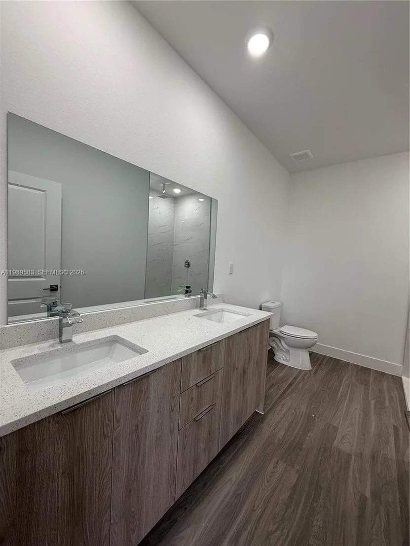 Photo of 1048 Jay Ct