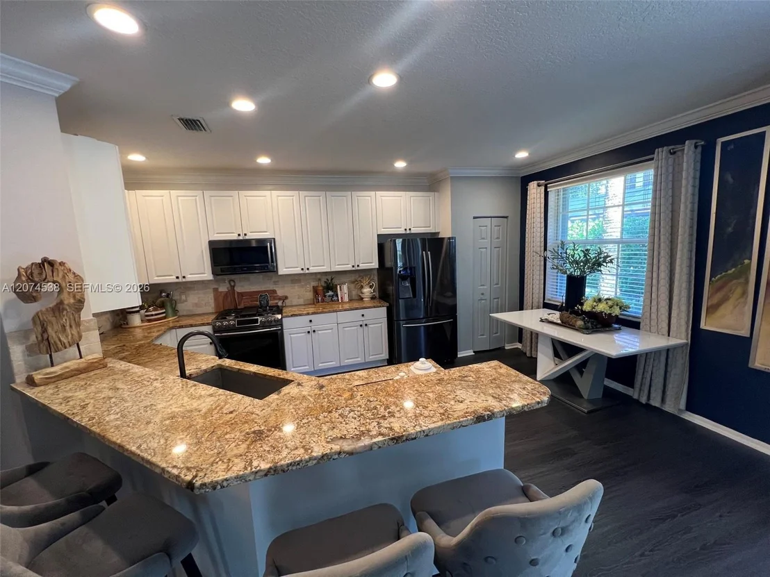 Photo of 425 Pumpkin Dr