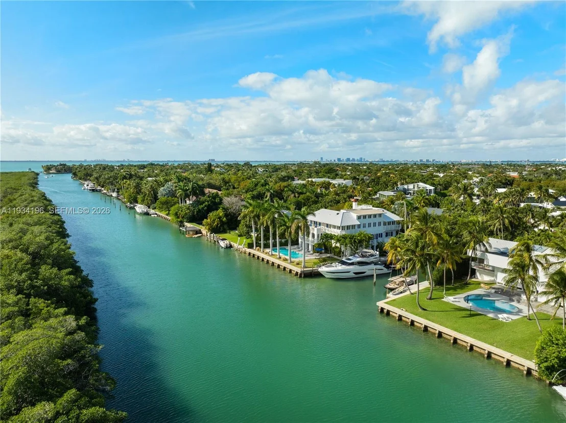 Photo of 100 Cape Florida Dr