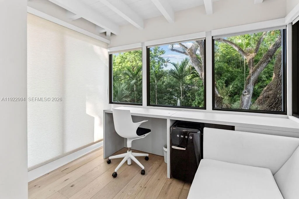 Photo of 4095 Battersea Rd