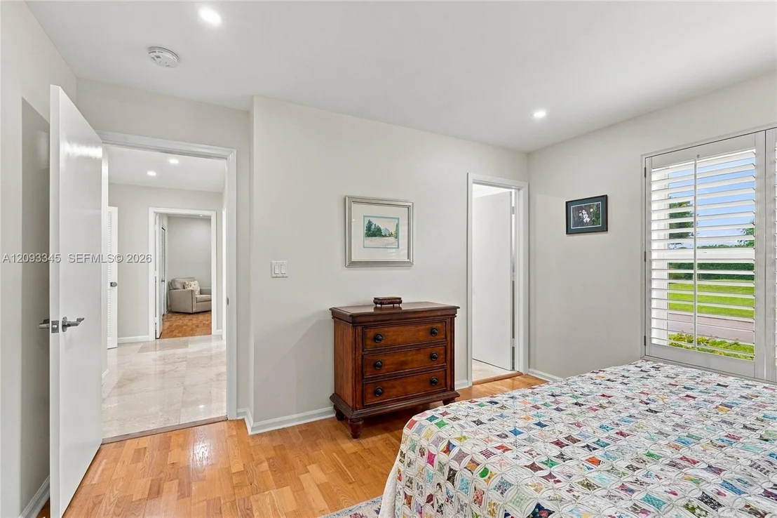 Photo of 444 Glenbrook Dr