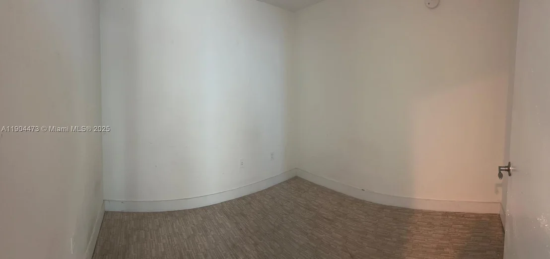 Photo of Unit 908 at 244 Biscayne Blvd